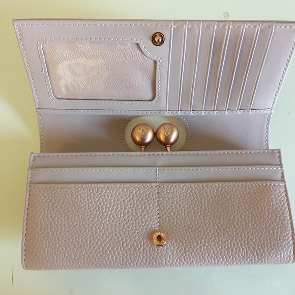 Ted Baker London JOSIEY BOBBLE SCRIPTED WALLET - Picture 8 of 8